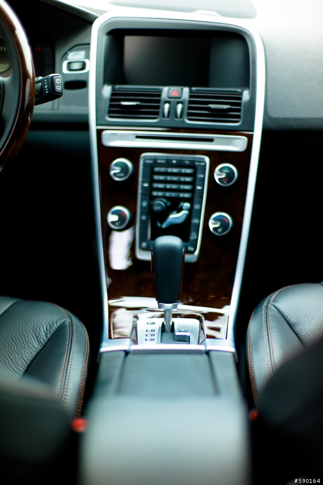 2011 XC 60 D5 極地白旗艦版開箱啦!!!!!