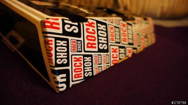RockShox Reverb 伸縮座管不專業開箱文
