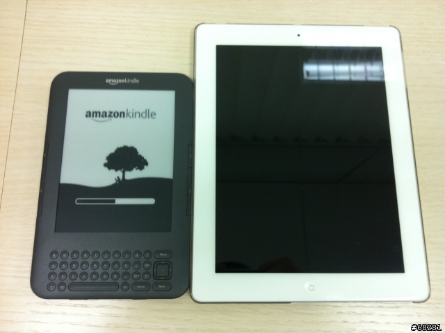 ipad 2與KINDEL 3的肉體親身比較.