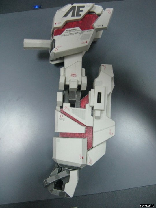 RX-0獨角獸鋼彈紙模型完工!!
