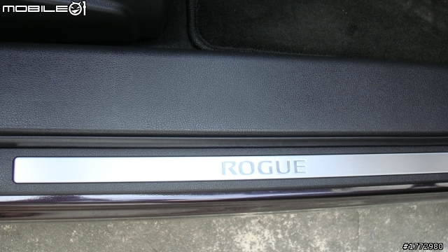 2011 Rogue 黑鑽紫視覺系持續補充ing