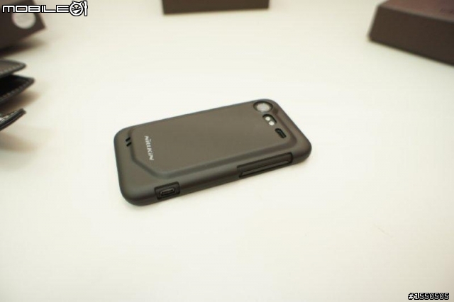 終於等到了~ HTC Incredible S 專用的 PDair 皮套