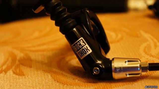 RockShox Reverb 伸縮座管不專業開箱文