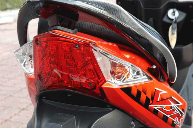 Kymco VJR 對上 Yamaha RS Zero 橫向評測較量!!