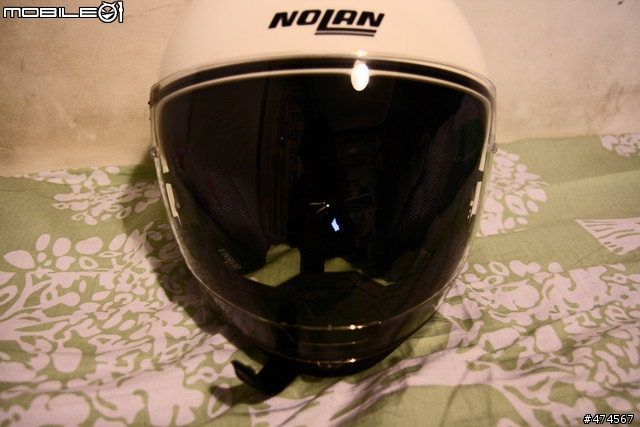 保護女王的裝備NOLAN N43 AIR