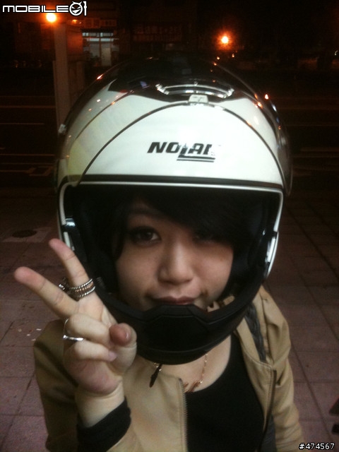 保護女王的裝備NOLAN N43 AIR