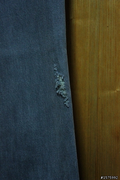 第一次進油坑就跌倒Diesel Thanaz 8S2 Slim Fit Jean