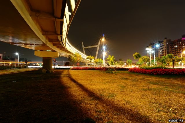 Tokina AT-X 16-28mm F2.8 增夜景星芒