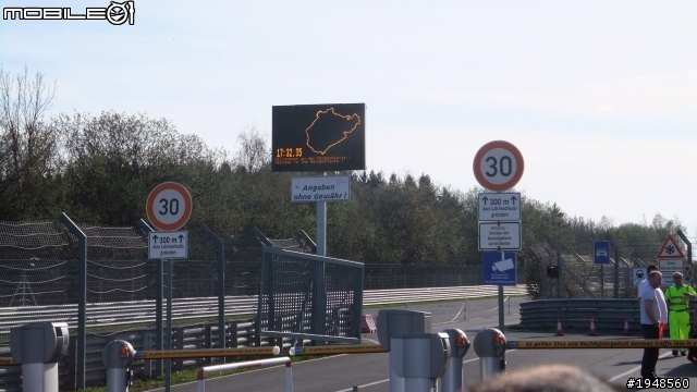 【開箱文】Nurburgring 賽道初體驗!(新增「紐柏林綠色地獄朝聖團」預報招募!)