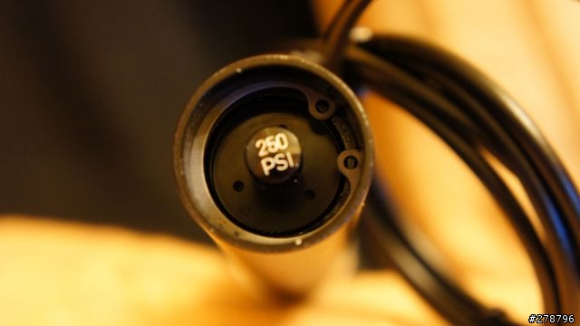 RockShox Reverb 伸縮座管不專業開箱文