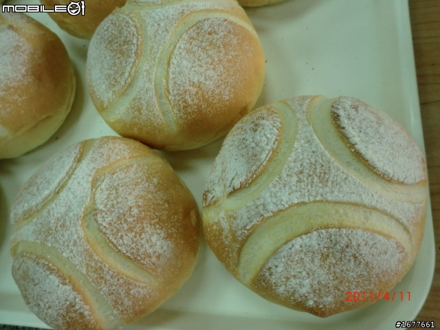 相信~真的有人在乎麵包!! -- "雞蛋麵包" 4/15更新