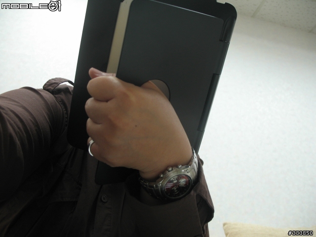 攜帶型的iPad保護架,實在很適合當業務的我