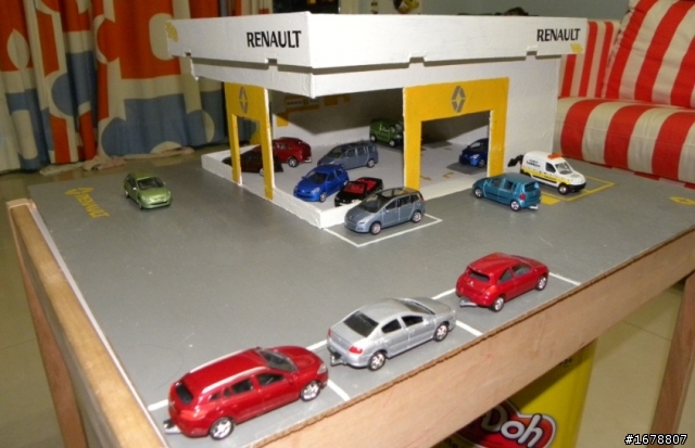 兒子的生日禮物 Renault Garage