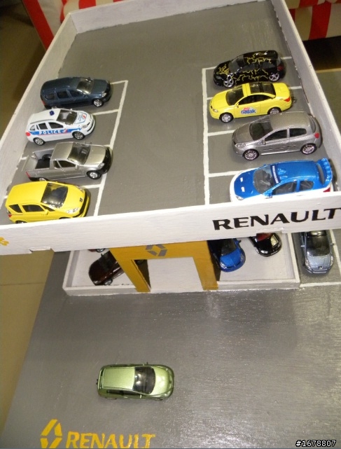 兒子的生日禮物 Renault Garage
