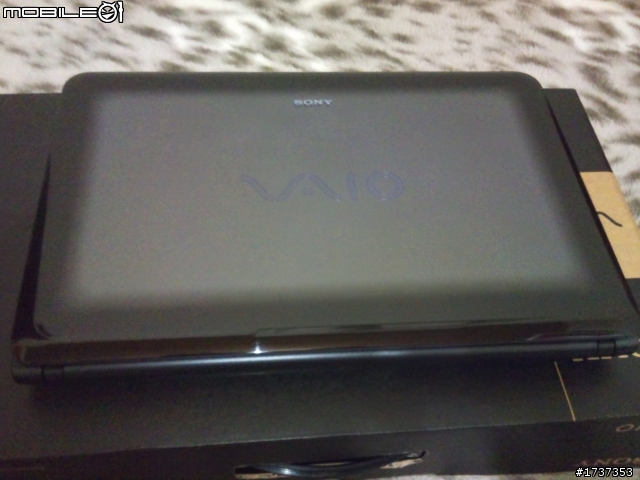 VPCCB17FW/B 閃耀黑菱
