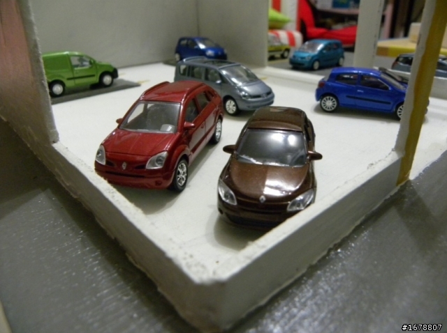 兒子的生日禮物 Renault Garage