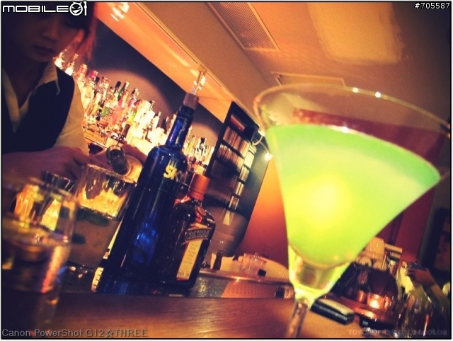 蓋一棟綜合的咖啡廳、藏酒窖(PUB)、餐廳的重點特色吧: )