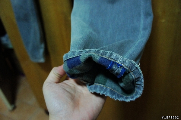第一次進油坑就跌倒Diesel Thanaz 8S2 Slim Fit Jean