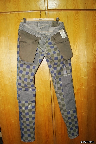 第一次進油坑就跌倒Diesel Thanaz 8S2 Slim Fit Jean