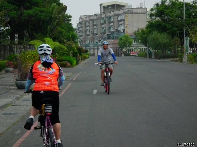 屏東肉腳團第一屆"單車尋寶"~屏東市老少二人篇