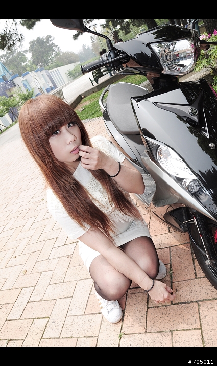 ☆RS ZERO零感女孩換新鞋,12吋性能版+正妹外拍(圖多)