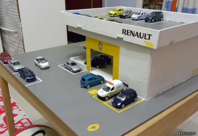 兒子的生日禮物 Renault Garage