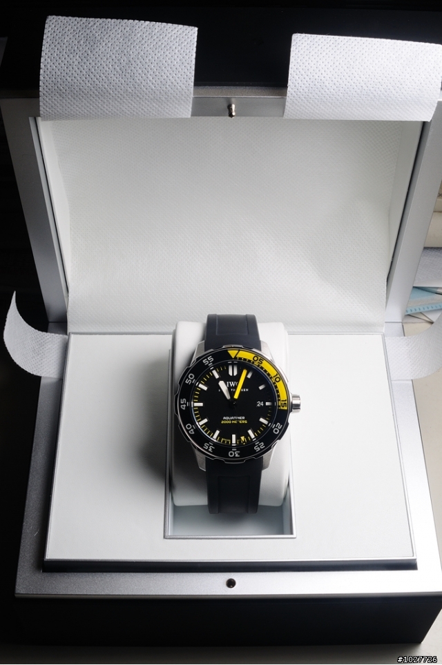 拆給你看/還是被它打敗了 IWC Aquatimer 2000 入手貼圖(新增實戴及快拆錶帶拆解)