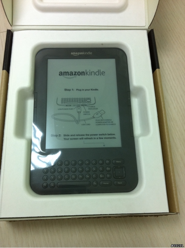 ipad 2與KINDEL 3的肉體親身比較.