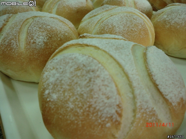 相信~真的有人在乎麵包!! -- "雞蛋麵包" 4/15更新