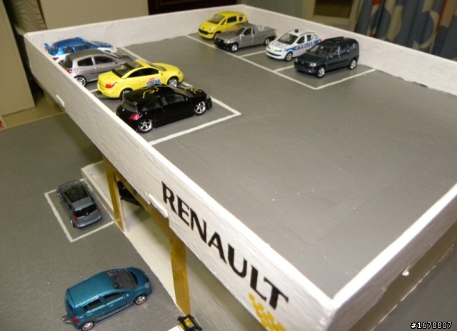 兒子的生日禮物 Renault Garage