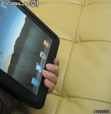 攜帶型的iPad保護架,實在很適合當業務的我