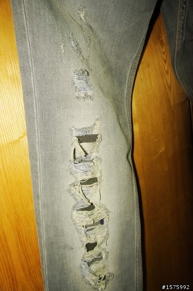 第一次進油坑就跌倒Diesel Thanaz 8S2 Slim Fit Jean
