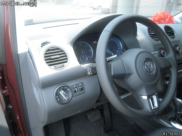 來自波蘭的VW CADDY GP 2011 -開箱