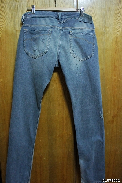 第一次進油坑就跌倒Diesel Thanaz 8S2 Slim Fit Jean