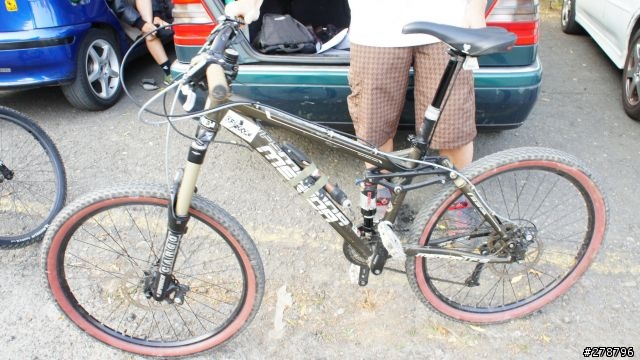 RockShox Reverb 伸縮座管不專業開箱文