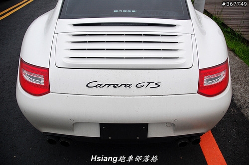 日月潭湖畔,更具運動化風格的 Porsche 911 Carrera GTS