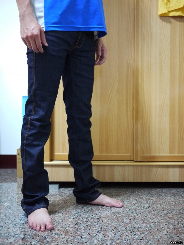 【開箱】Nudie Jeans Slim Jim Organic Dry Ecru Embo