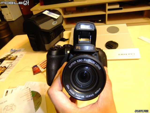 Fujifilm HS-20EXR 30X長砲機『不專業』開箱圖文~自言自語第一彈!!