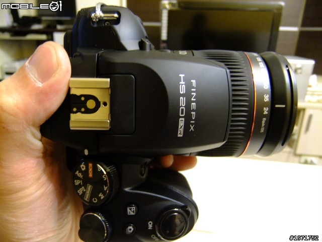 Fujifilm HS-20EXR 30X長砲機『不專業』開箱圖文~自言自語第一彈!!