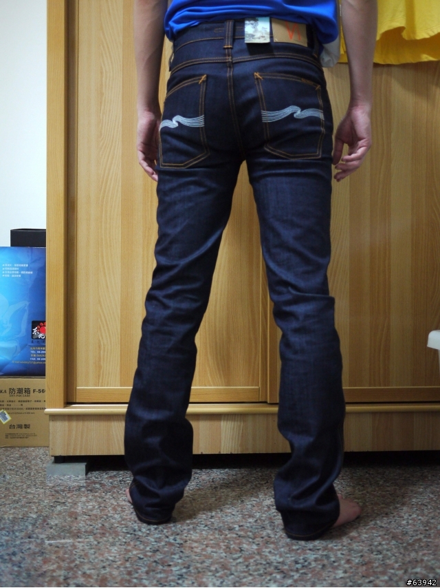 【開箱】Nudie Jeans Slim Jim Organic Dry Ecru Embo
