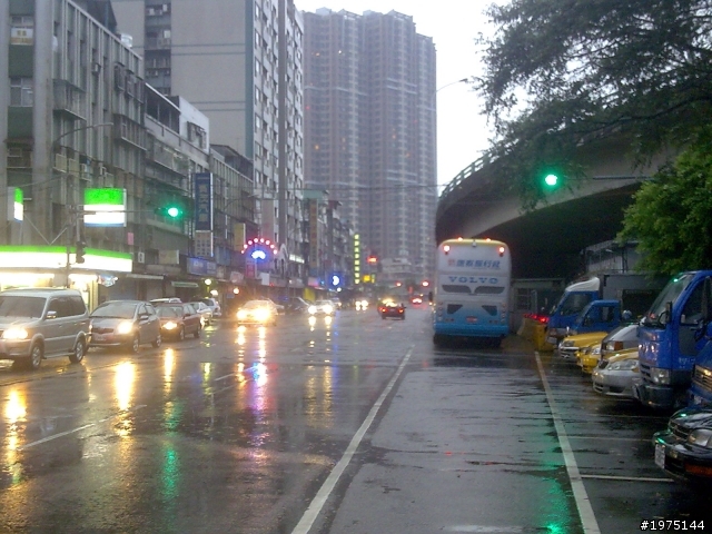 闖紅燈 被開單 這算道路陷阱嗎