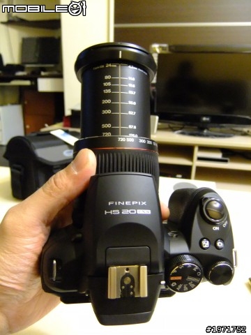 Fujifilm HS-20EXR 30X長砲機『不專業』開箱圖文~自言自語第一彈!!