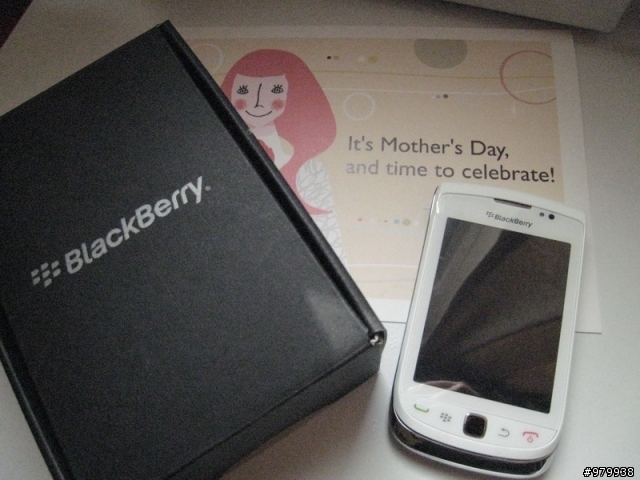 遲來的母親節禮物 BlackBerry 9800