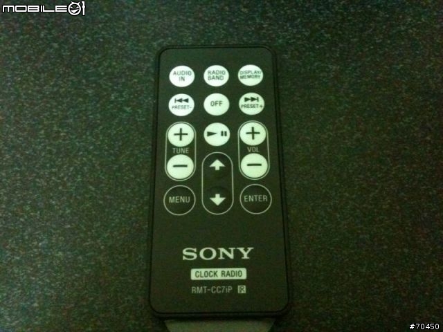 iPhone的新家-Sony Dream Machine系列ICF-C7iP開箱~~