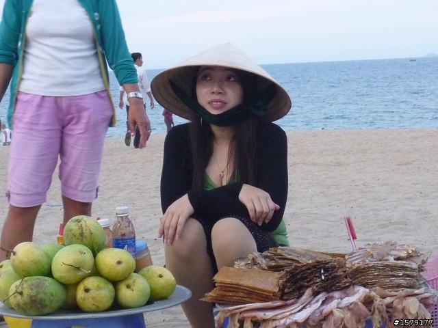 越南芽莊(中越)沙灘的魷魚妹