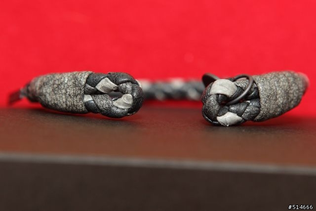 點綴夏日的清涼--Bottega Veneta Titanium Intrecciato Ayers Bracelet