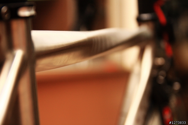 老闆說他的"鈦"低調~可是我怎看都不覺得.....Lynskey HELIX 幫PO