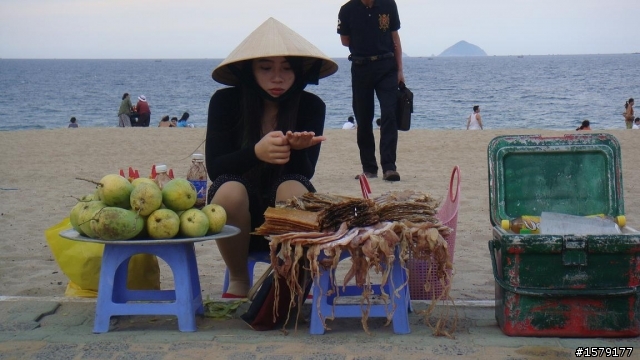 越南芽莊(中越)沙灘的魷魚妹