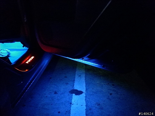 我沒錢又想跟原廠車不同,只好這樣改