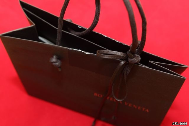 點綴夏日的清涼--Bottega Veneta Titanium Intrecciato Ayers Bracelet